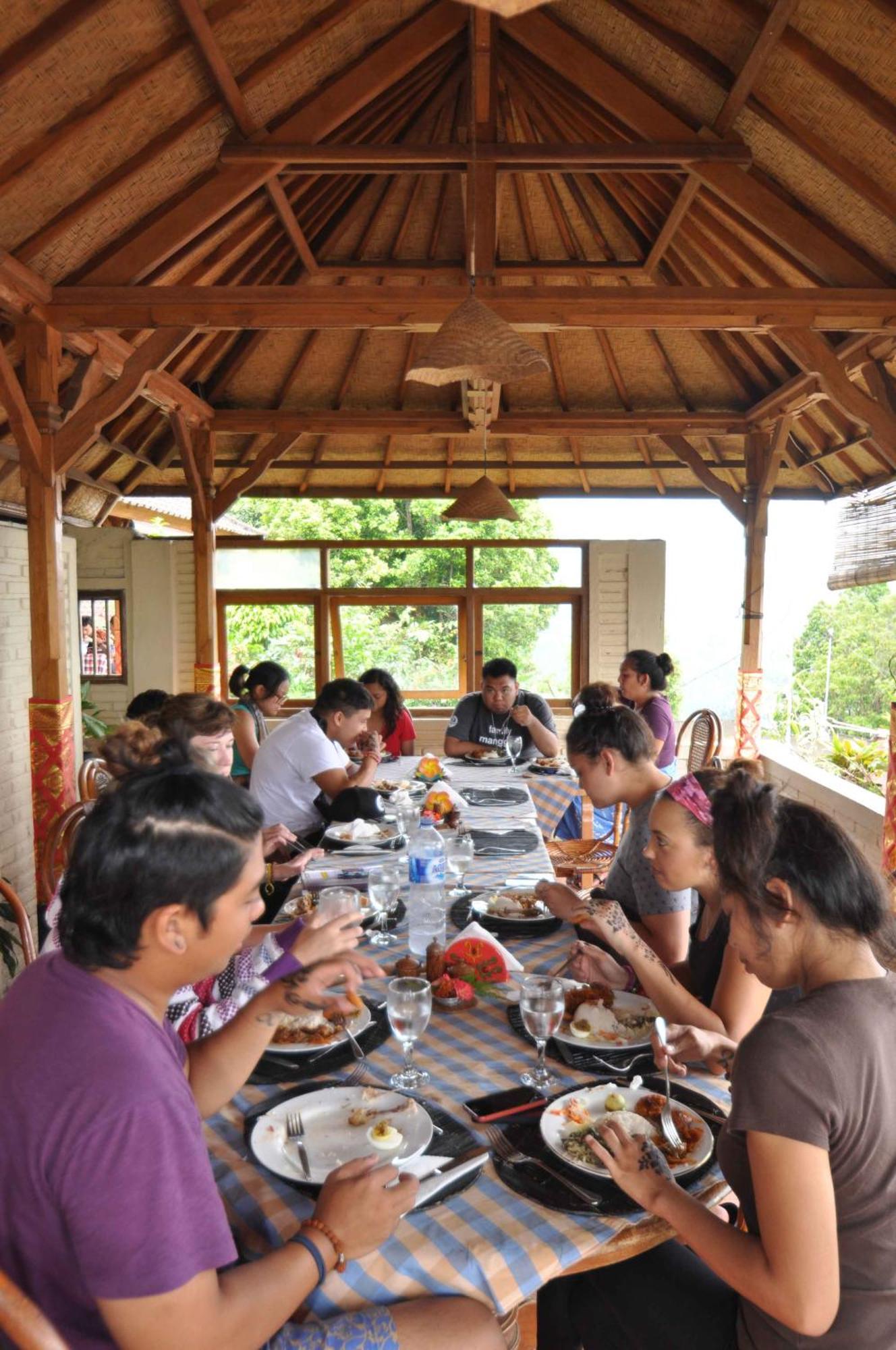 Meme Surung Guesthouse Munduk Exterior foto